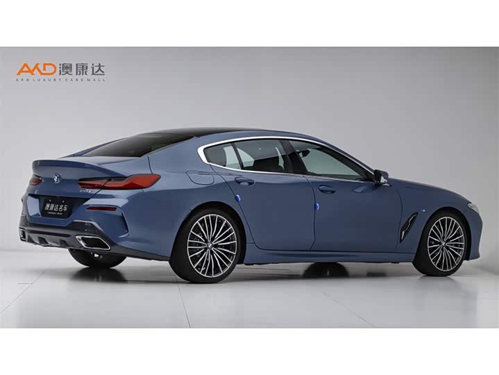 Фото 3 - BMW 8 Series