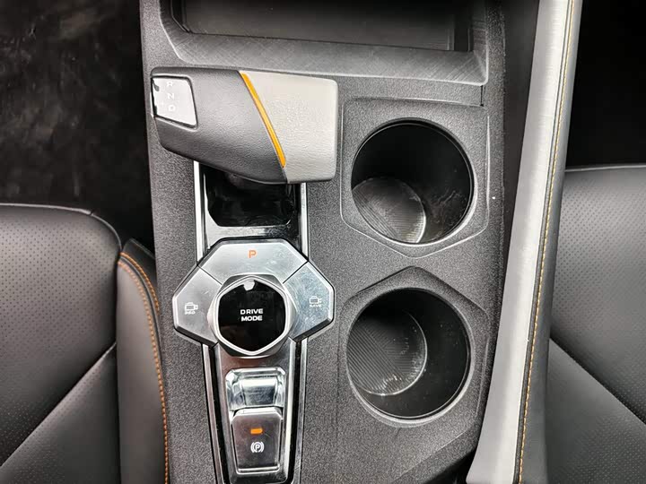 Фото 9 - Changan UNI-V