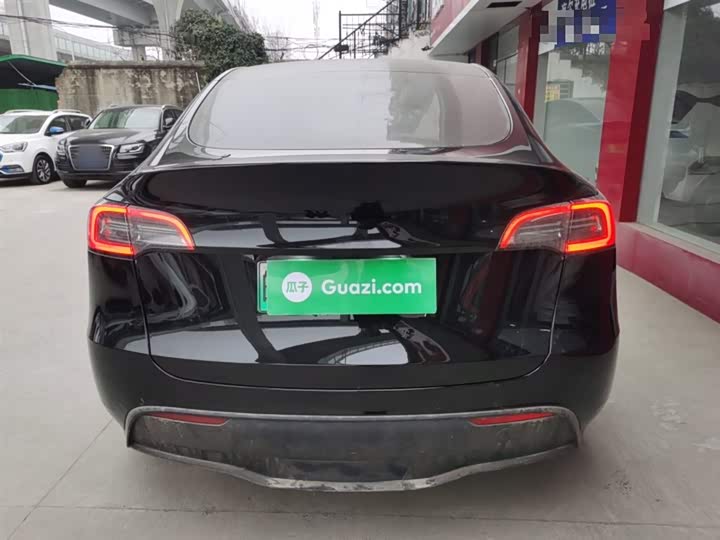 Фото 6 - Tesla Model Y