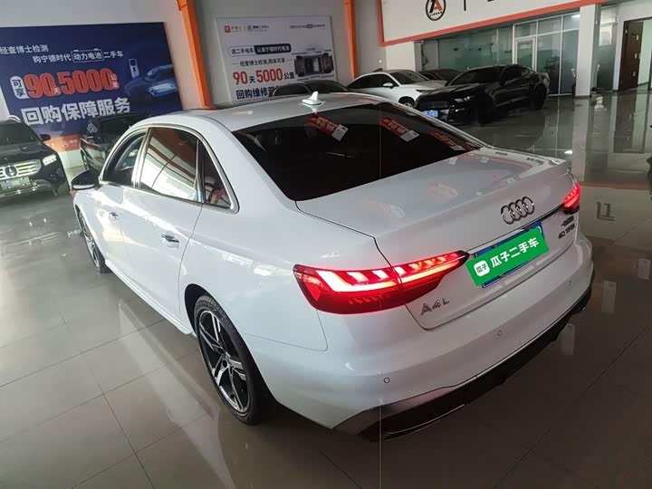 Фото 5 - Audi A4L