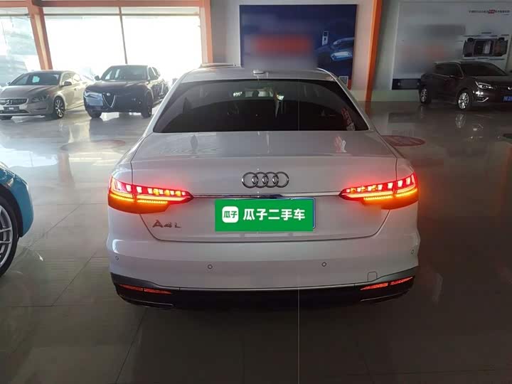 Фото 6 - Audi A4L