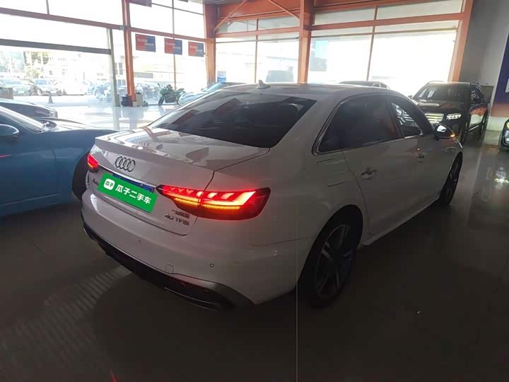 Фото 7 - Audi A4L