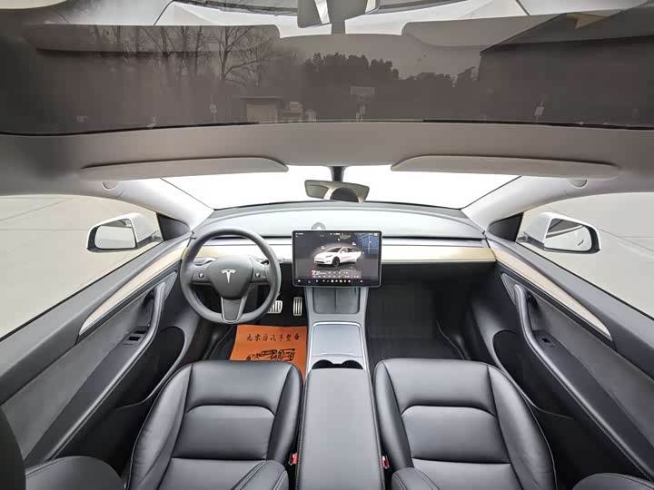 Фото 8 - Tesla Model Y