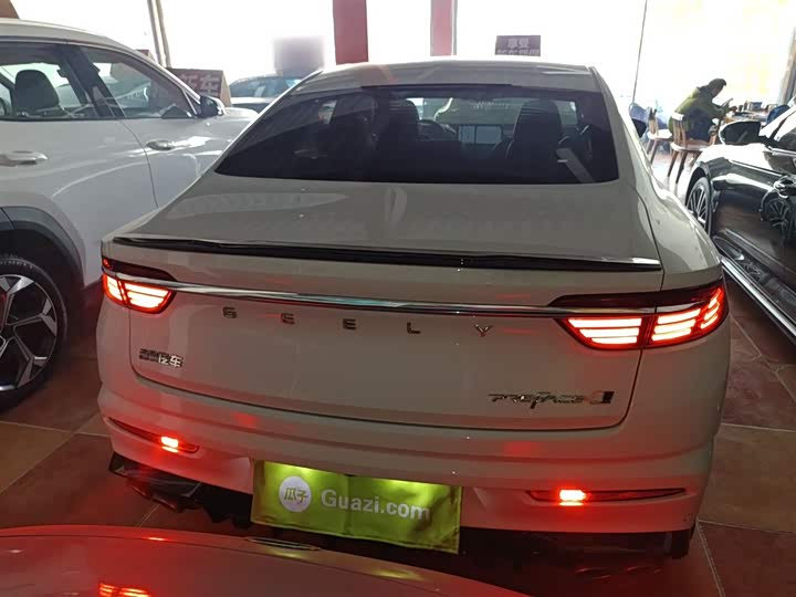 Фото 6 - Geely Preface