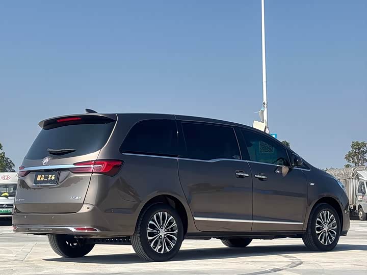 Фото 6 - Buick GL8 ES