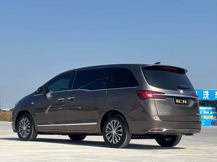 Фото 8 - Buick GL8 ES