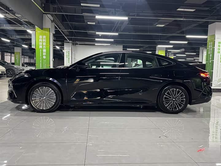 Фото 5 - Geely Galaxy Starshine 8 EM-i