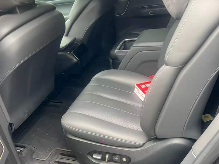 Фото 3 - Nio ES8