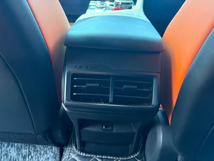 Фото 9 - Changan UNI-V