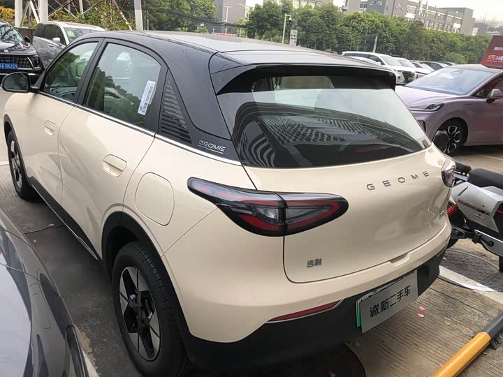 Фото 4 - Geely Galaxy Geome