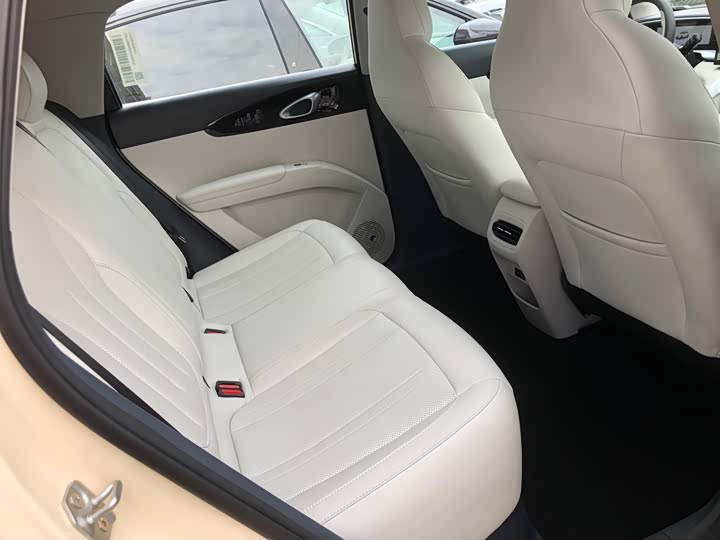 Фото 8 - Geely Galaxy Geome