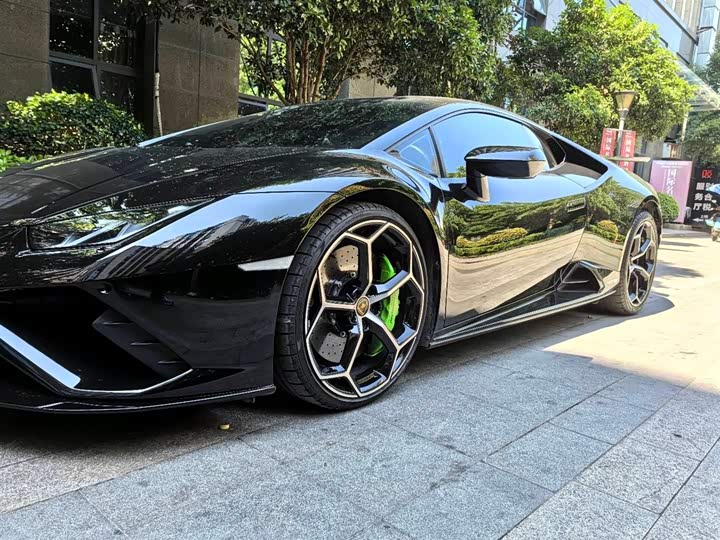 Фото 5 - Lamborghini Huracán