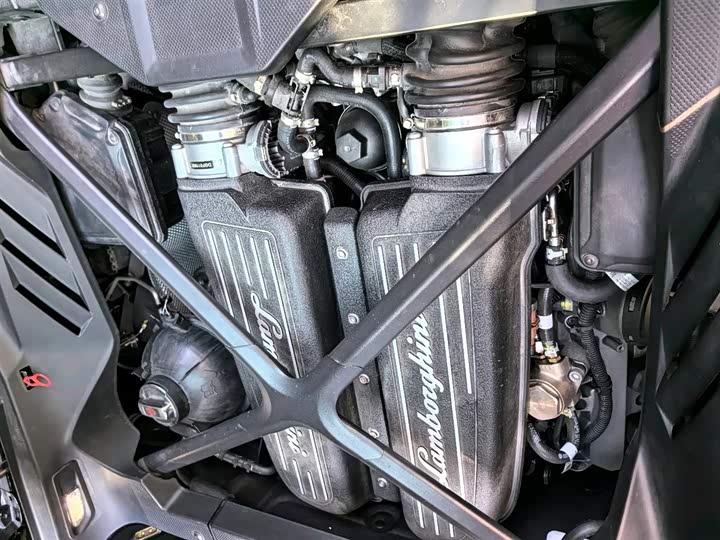 Фото 7 - Lamborghini Huracán