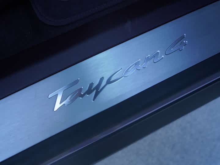 Фото 9 - Porsche Taycan