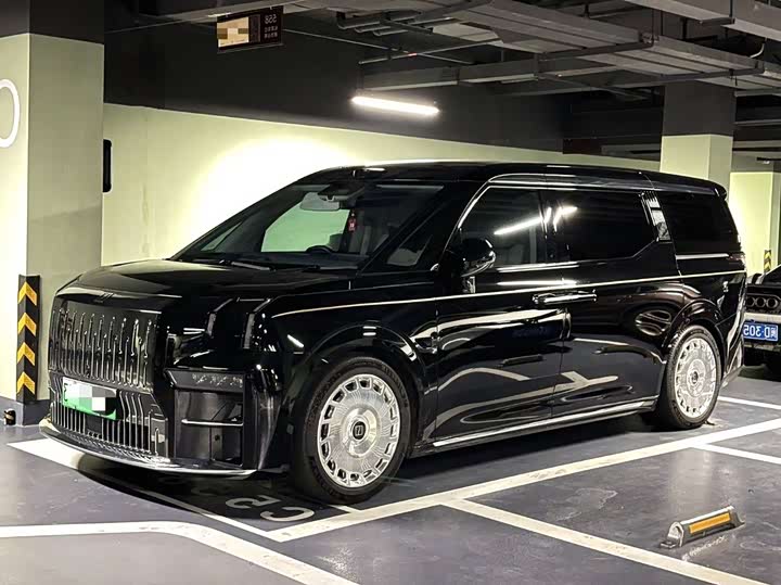 Фото 1 - Zeekr 009