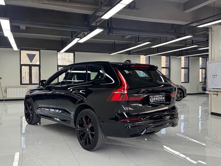 Фото 8 - Volvo XC60