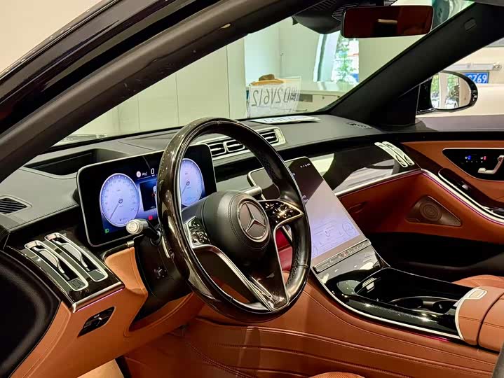 Фото 4 - Mercedes-Benz Maybach S-Class