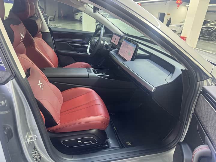 Фото 8 - XPeng P7