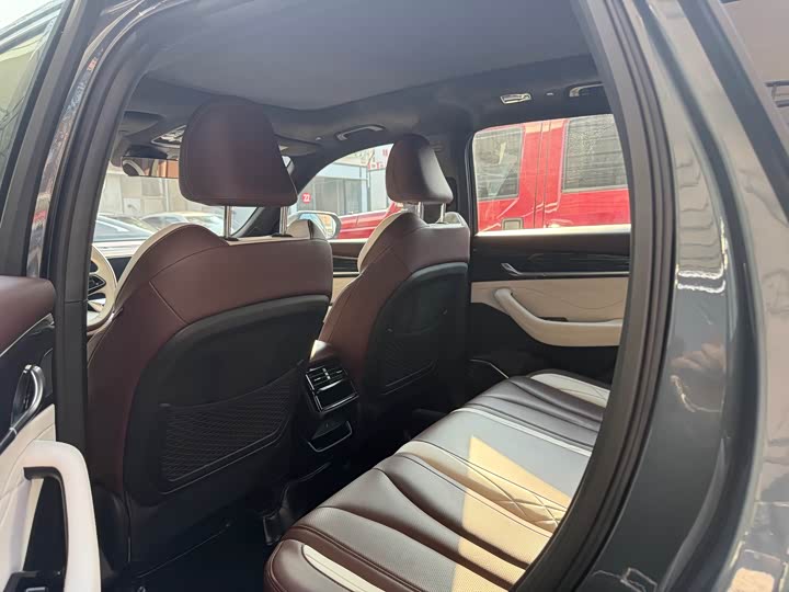 Фото 5 - Geely Monjaro