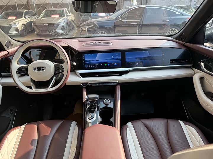 Фото 8 - Geely Monjaro