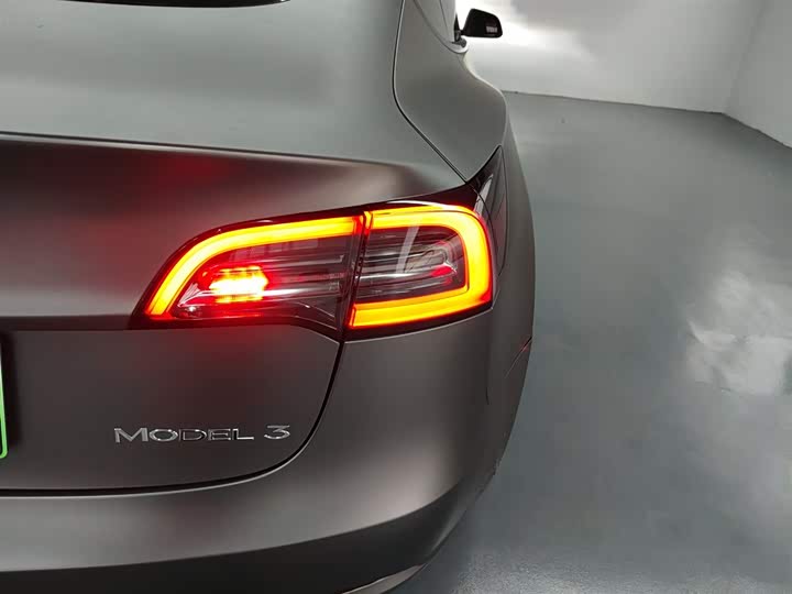 Фото 8 - Tesla Model 3