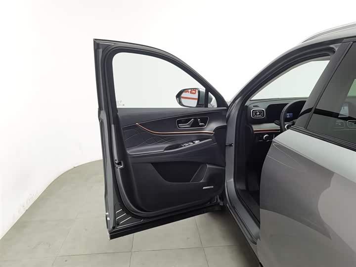 Фото 8 - Chery Tiggo 9