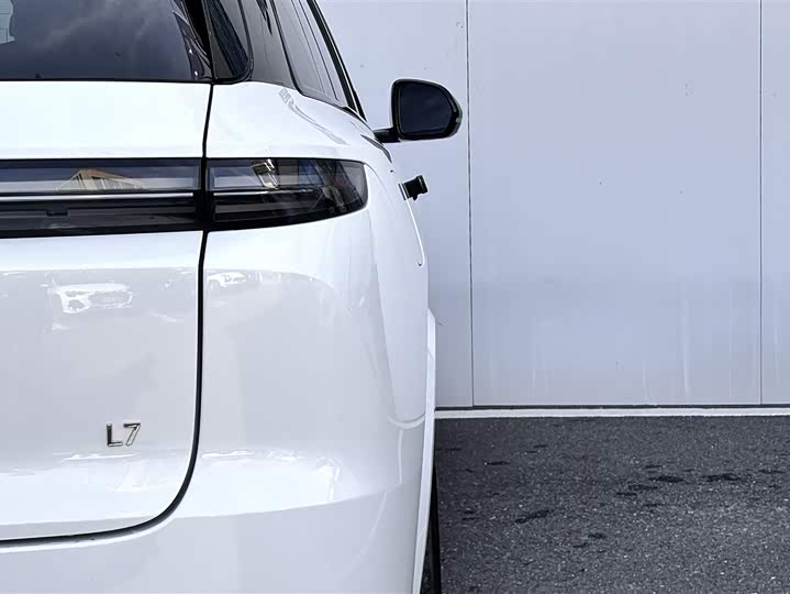 Фото 8 - LiXiang L7