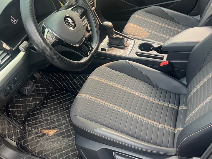 Фото 4 - Volkswagen Lavida