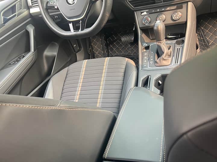 Фото 8 - Volkswagen Lavida