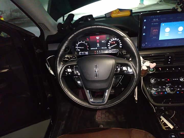 Фото 3 - Lincoln Corsair