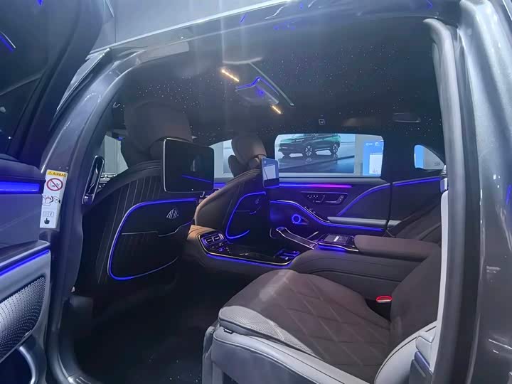 Фото 8 - Mercedes-Benz Maybach S-Class