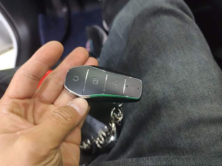 Фото 9 - BYD Qin L