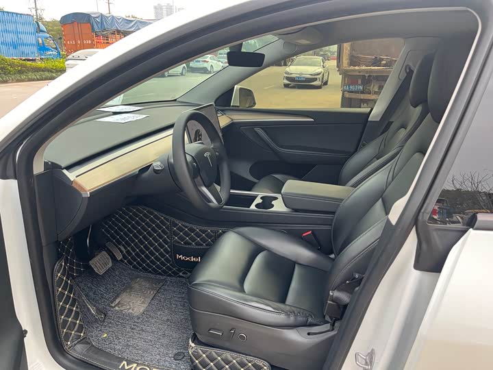 Фото 8 - Tesla Model Y