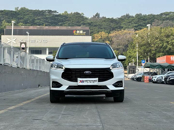 Фото 2 - Ford Escape