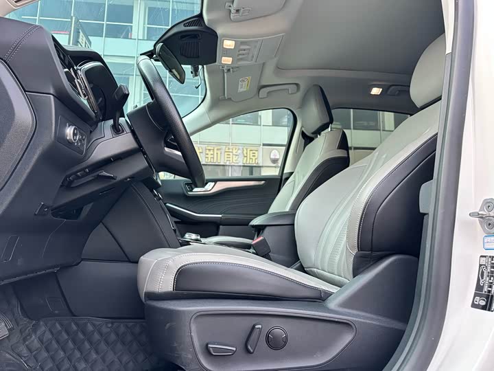 Фото 6 - Ford Escape