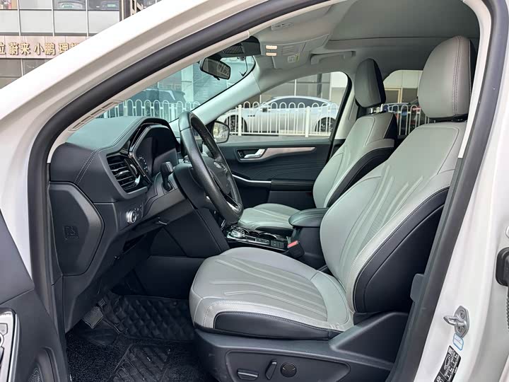 Фото 7 - Ford Escape