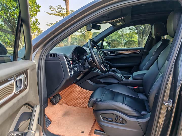 Фото 7 - Porsche Cayenne