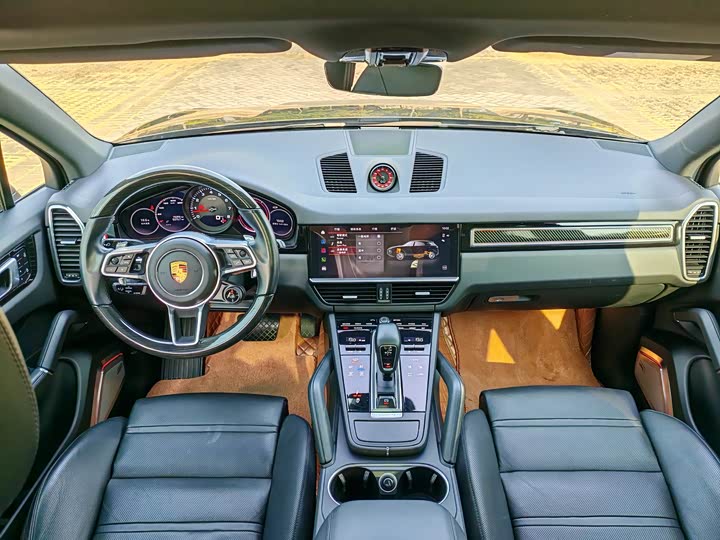 Фото 9 - Porsche Cayenne