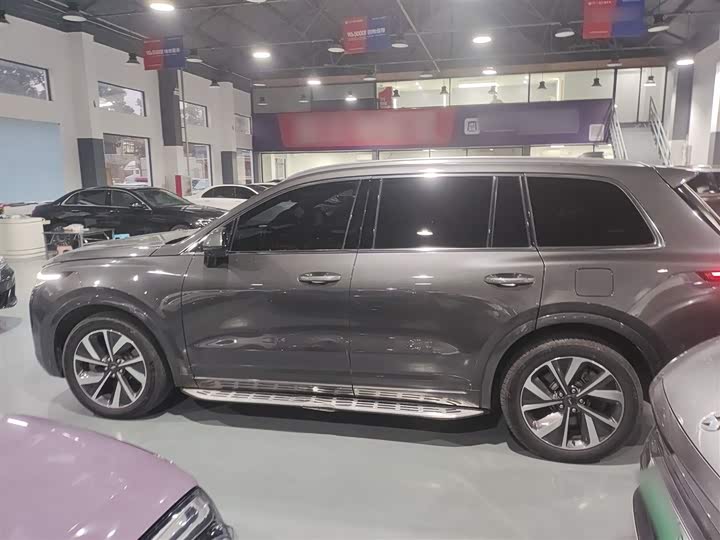 Фото 5 - LiXiang One