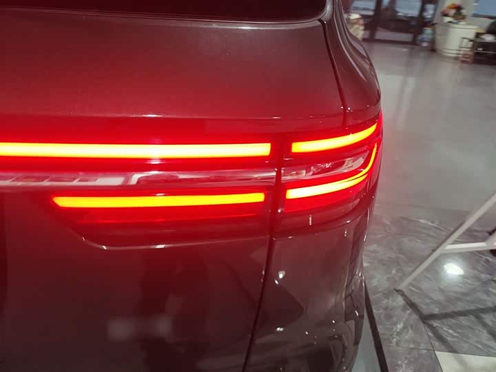 Фото 8 - LiXiang One