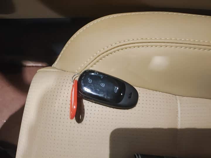 Фото 9 - LiXiang One