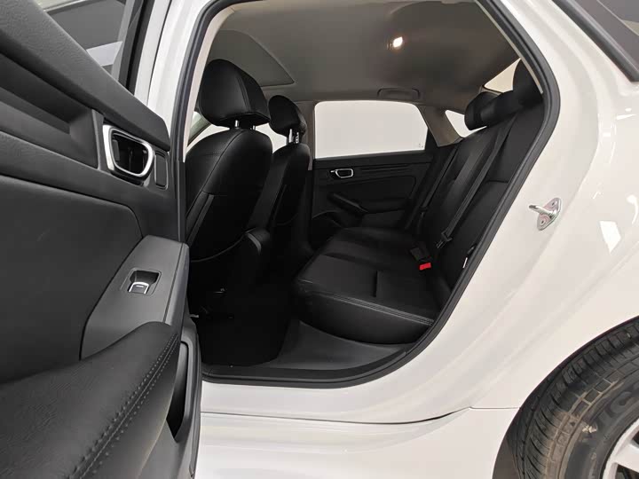 Фото 8 - Honda Civic