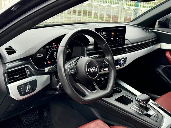Фото 4 - Audi A4L