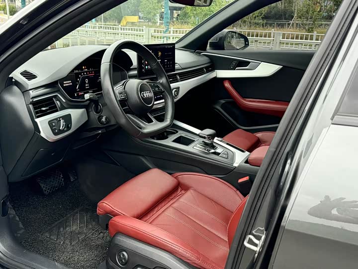 Фото 5 - Audi A4L