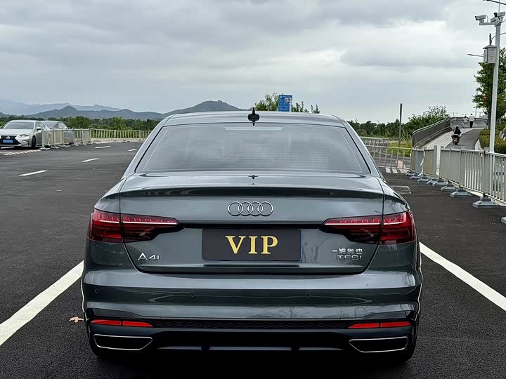 Фото 9 - Audi A4L