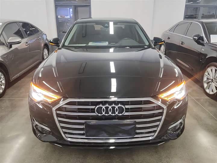 Фото 3 - Audi A6L