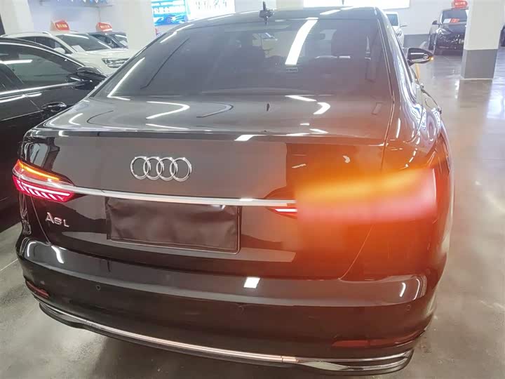Фото 6 - Audi A6L