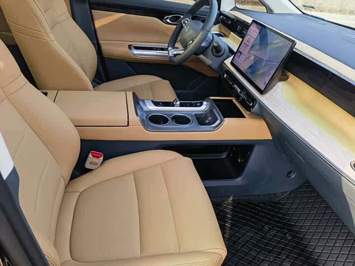 Фото 8 - GAC Trumpchi E8