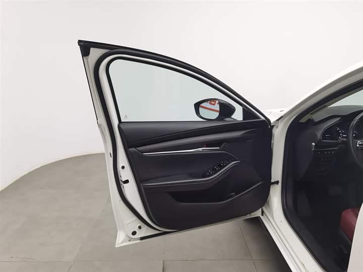 Фото 8 - Mazda 3 (Axela)