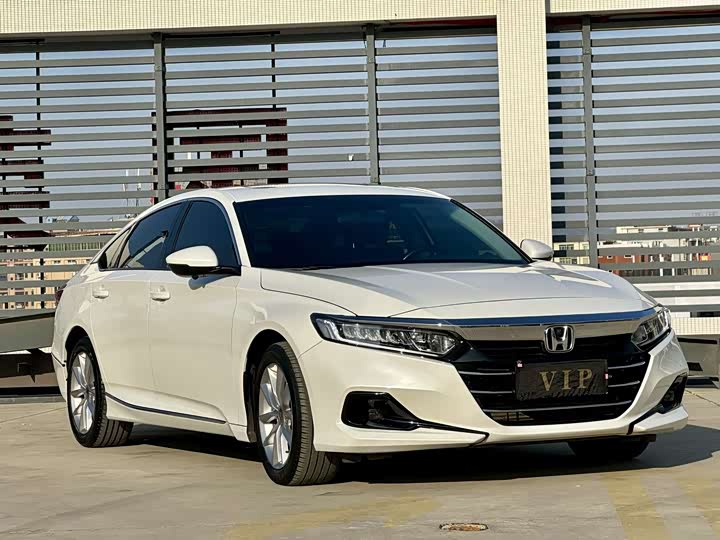 Фото 2 - Honda Accord